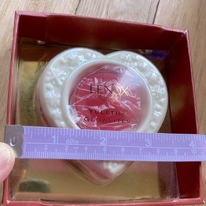 Set/4 Lenox Yuletide Glowlites Heart Candle Tea Lights new in box. Sku# 784246